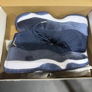 Women’s Air Jordan 11 Retro – Midnight Navy/Metallic Silver